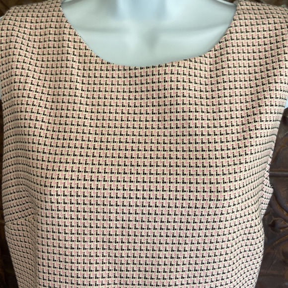 LOFT Dresses & Skirts - Loft pink/black almost houndstooth print, fringy skirt size 12